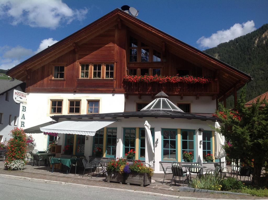 Hotel Garni Pineta San Martino in Badia Esterno foto